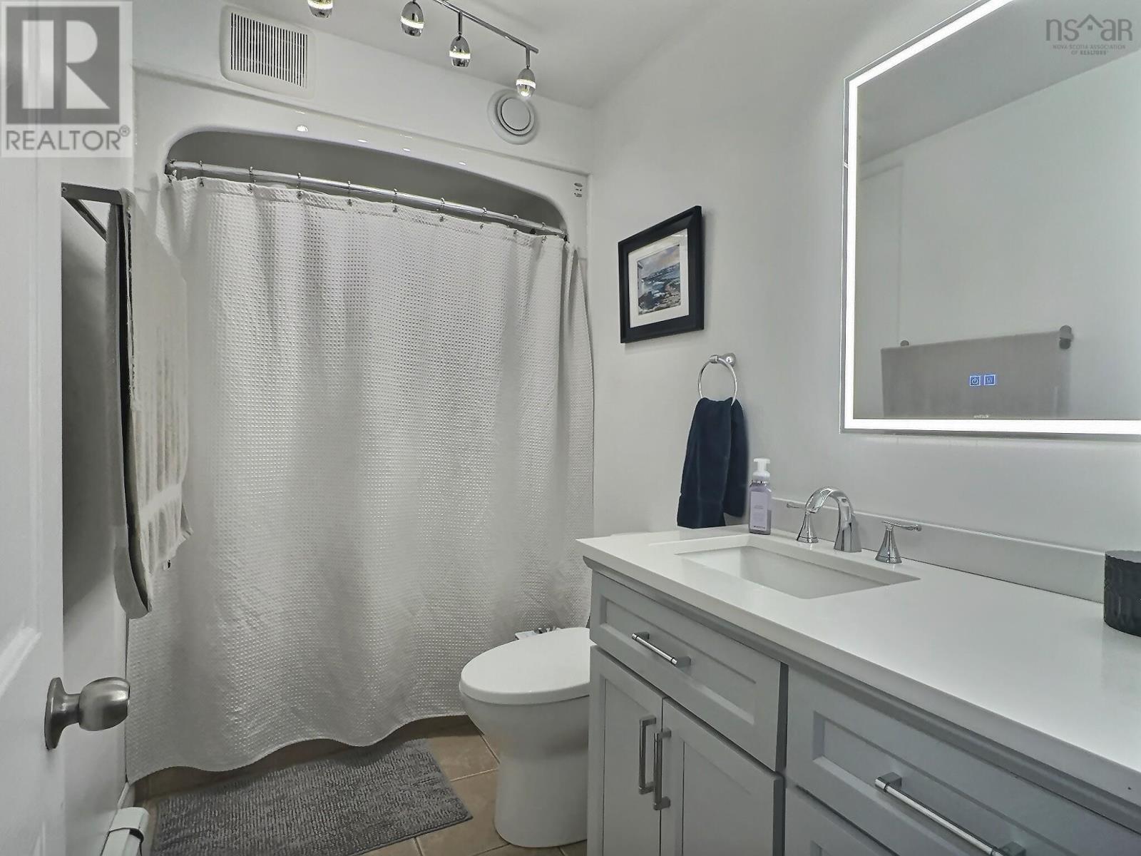 Property 15 of 21 of 1178 1 Highway