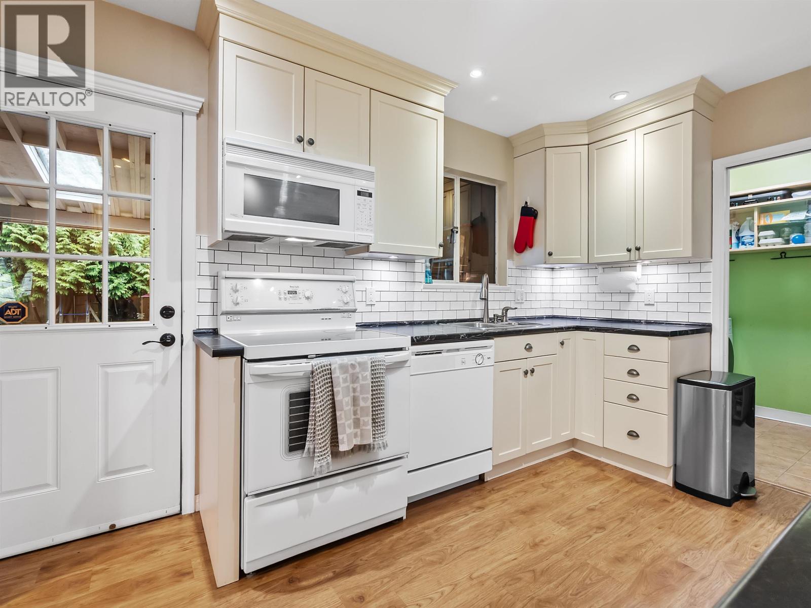 4921 44A Avenue, Delta