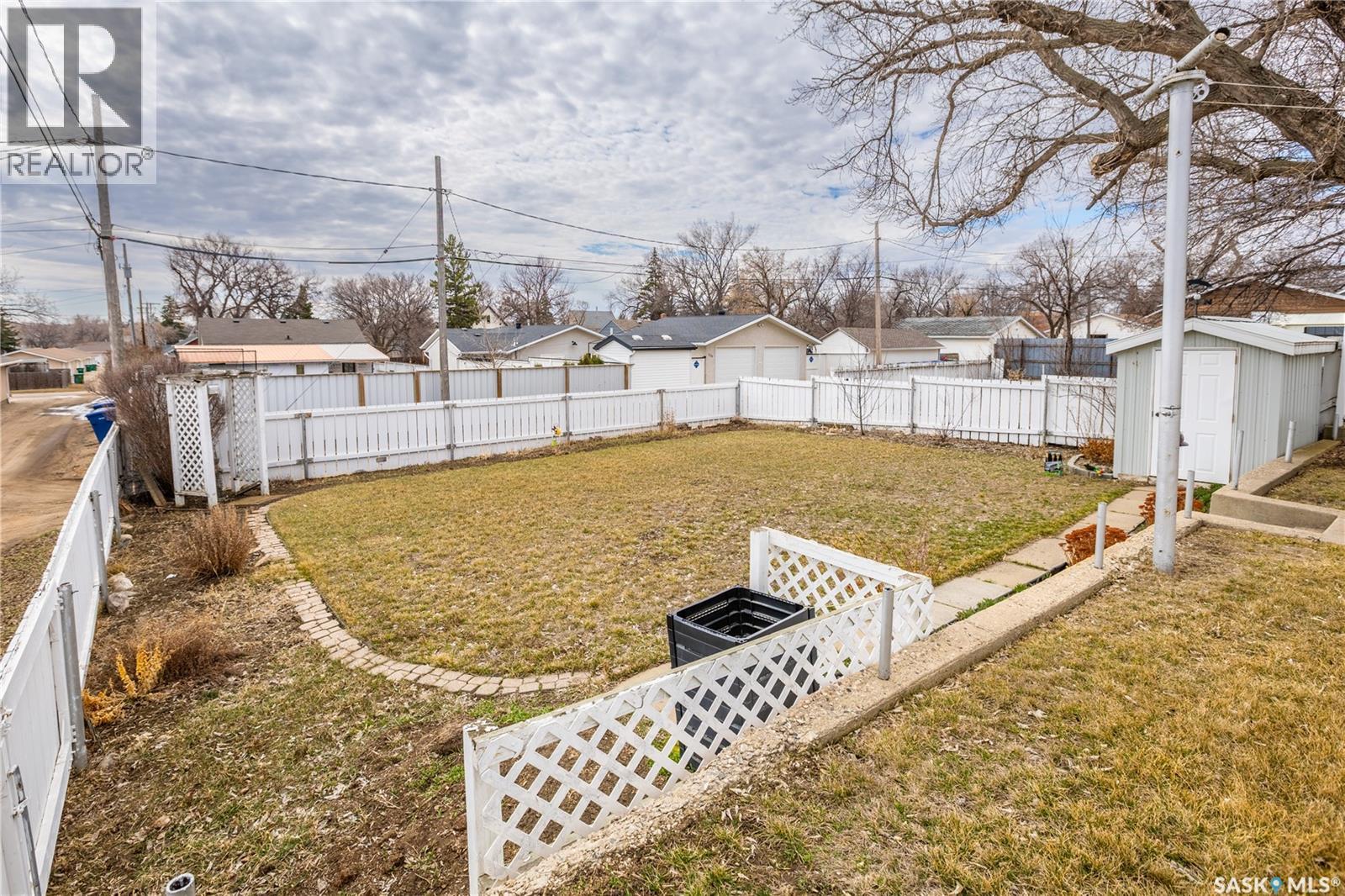 215 OXFORD STREET W - 4