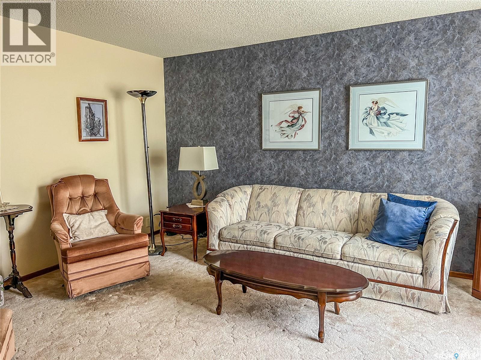 215 OXFORD STREET W - 6