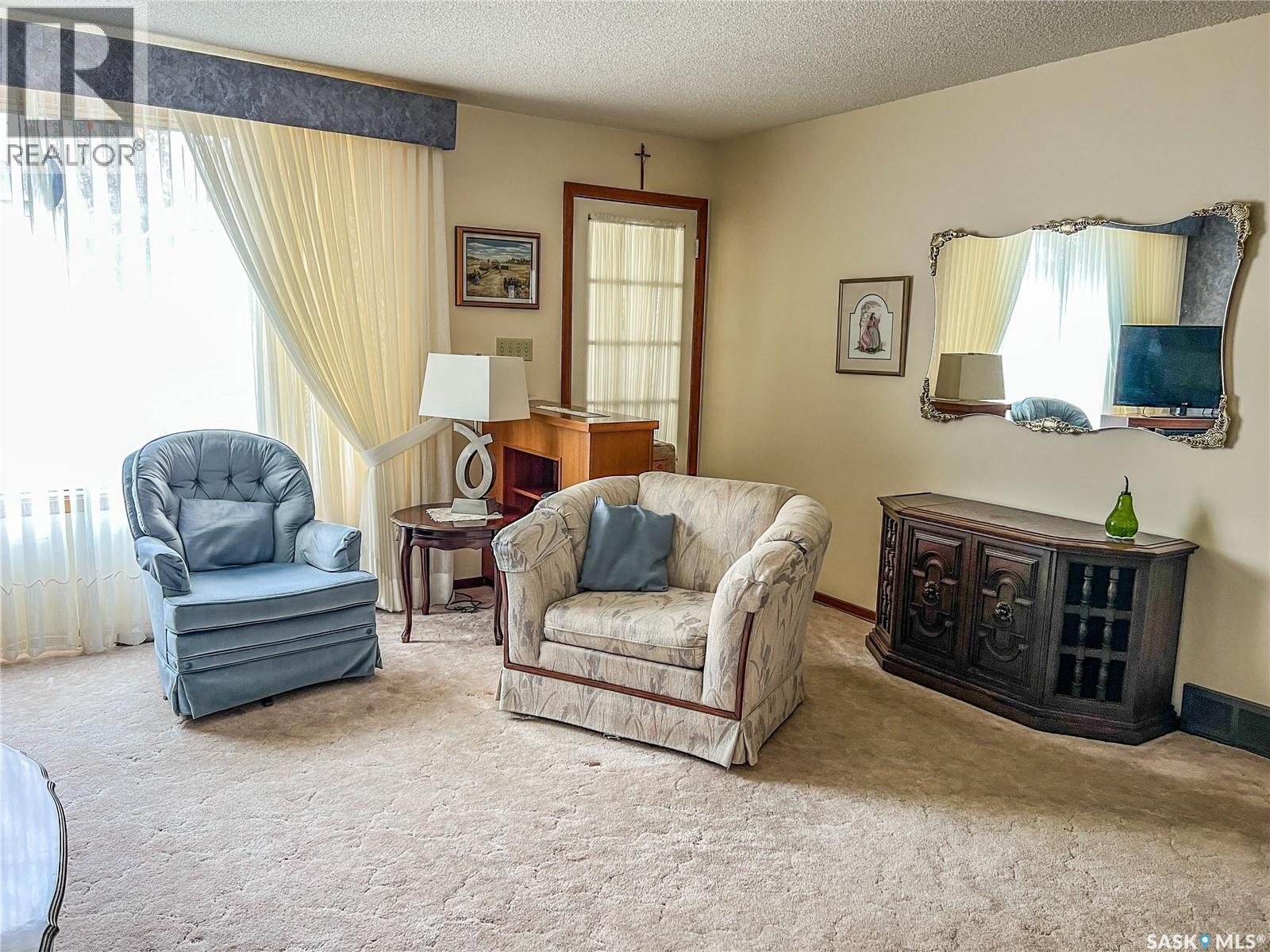 215 OXFORD STREET W - 8