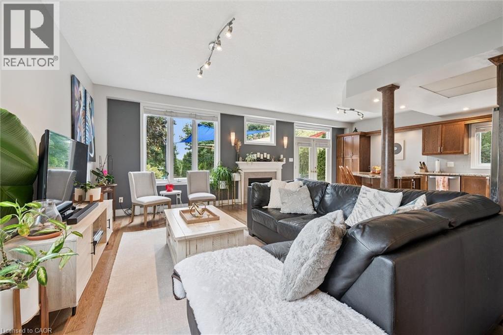 18 PEARWOOD COURT - 9