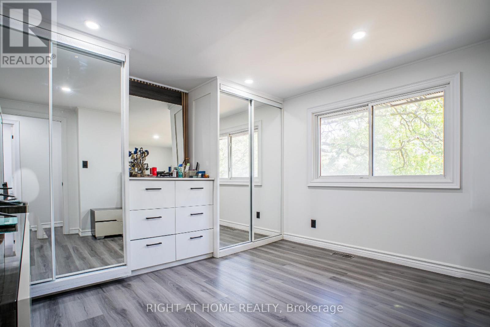 77 ELFORD CRESCENT - 20