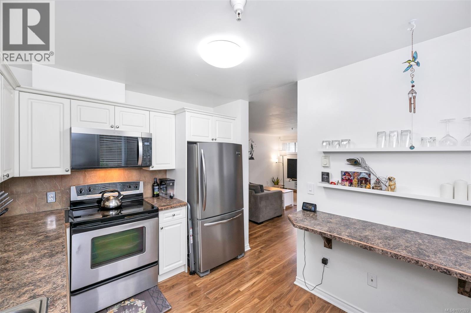 #108 1371 HILLSIDE AVE - 4