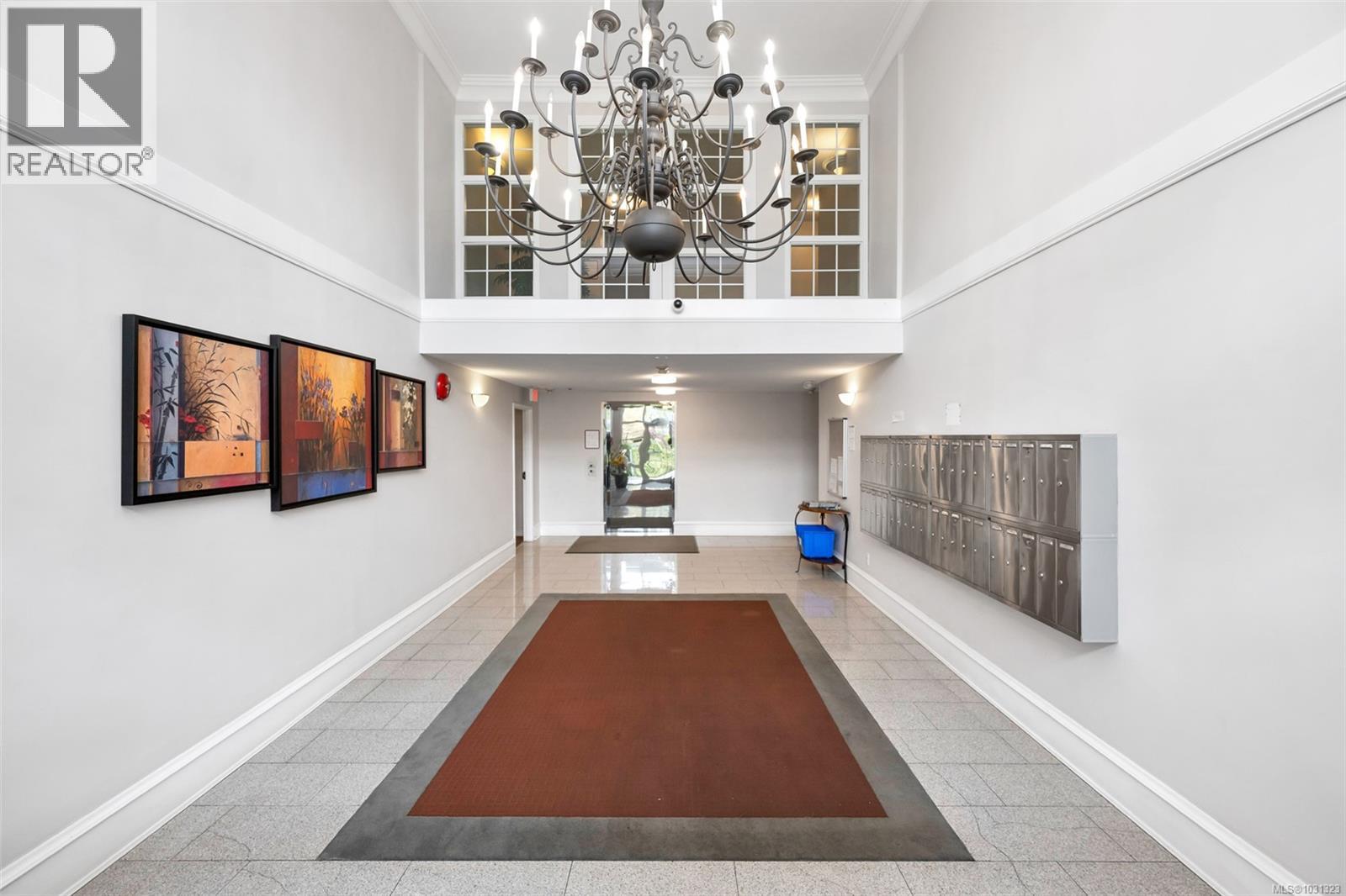 #108 1371 HILLSIDE AVE - 19