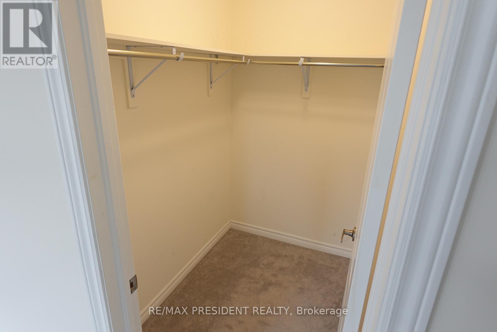 6 JENWOOD CRESCENT - 29