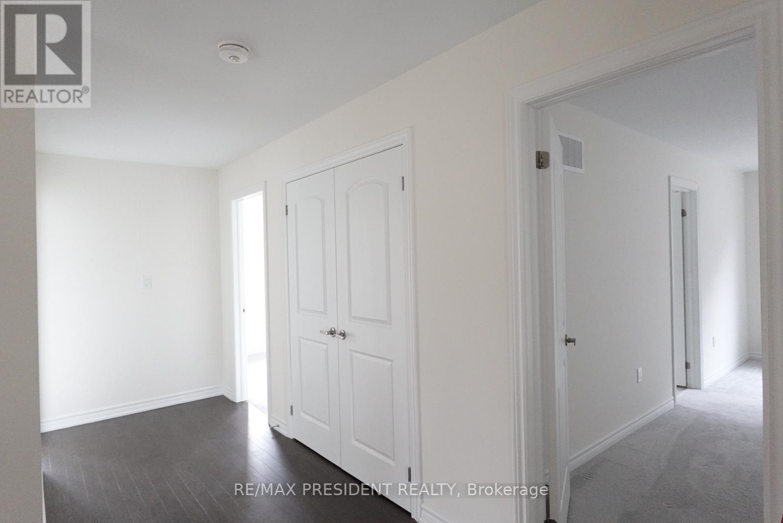 6 JENWOOD CRESCENT - 21