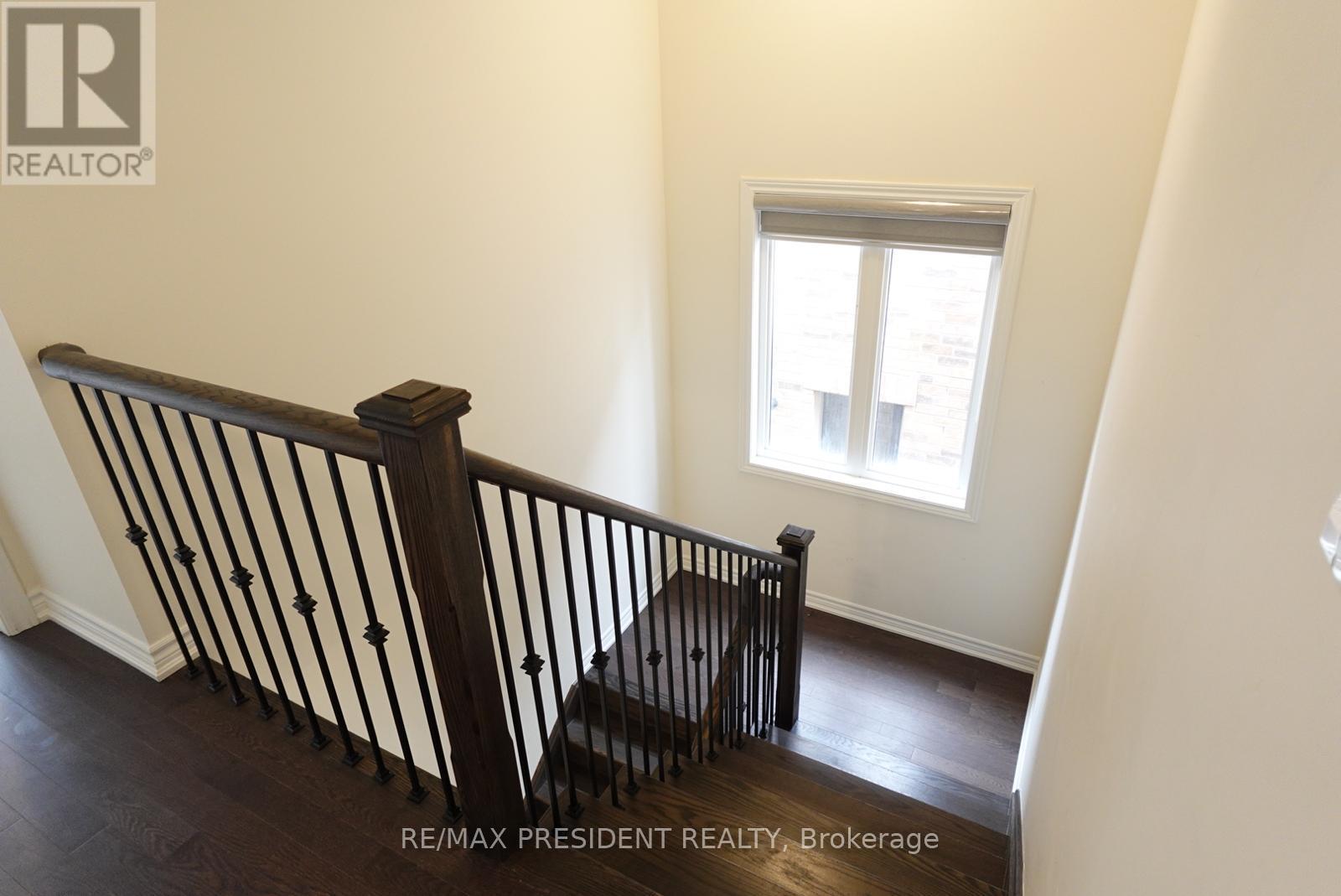 6 JENWOOD CRESCENT - 23