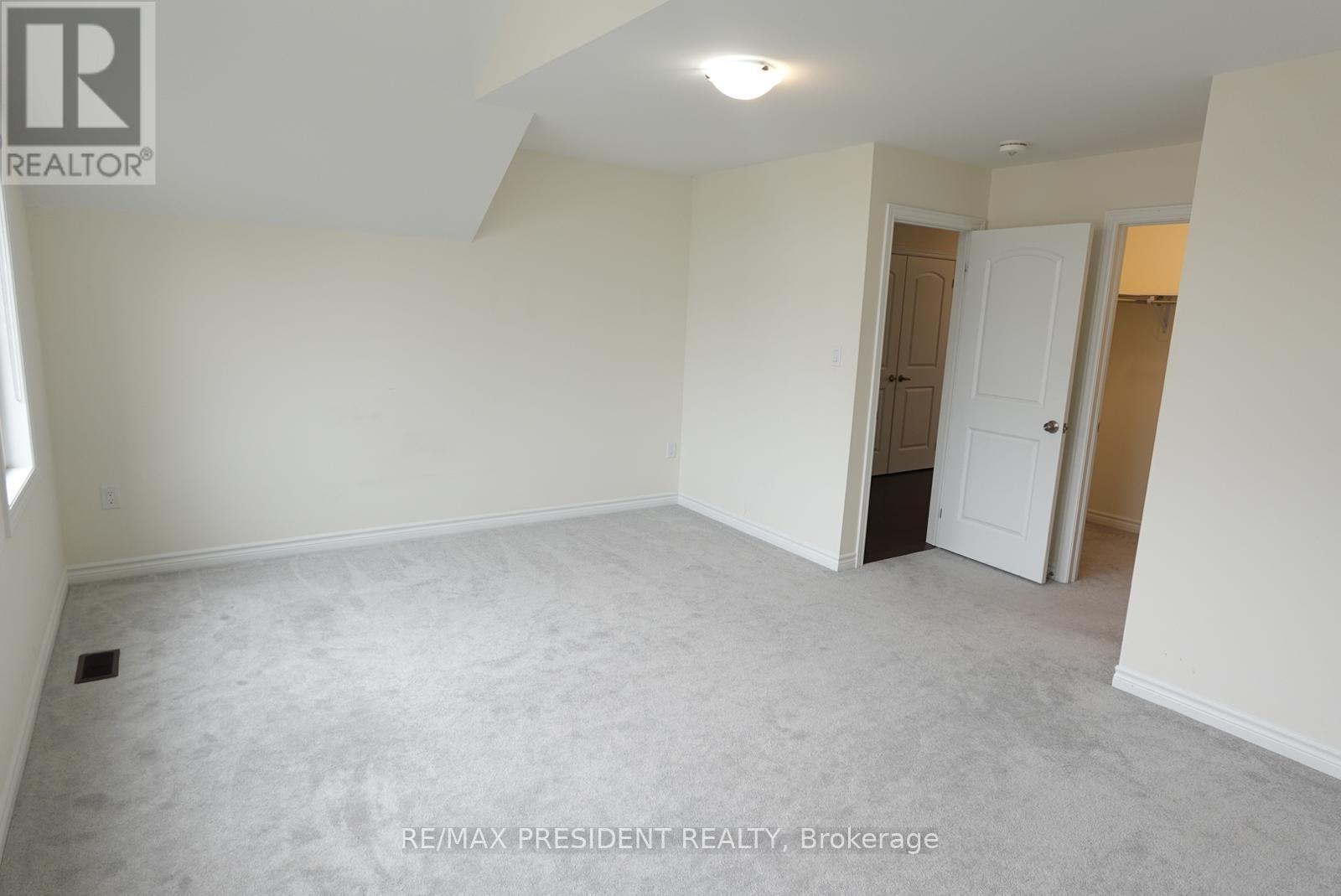 6 JENWOOD CRESCENT - 33