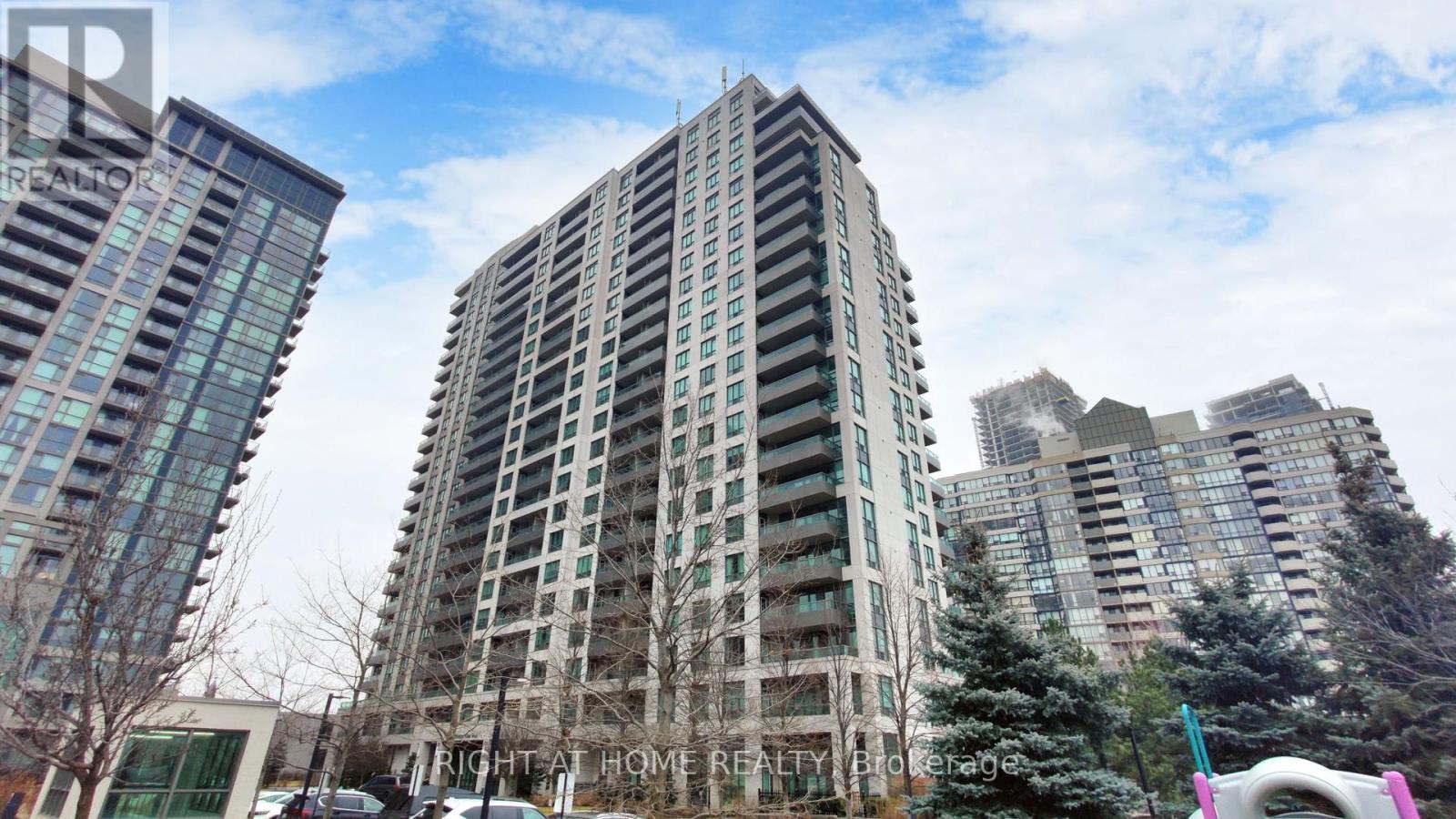 211 - 335 RATHBURN ROAD W