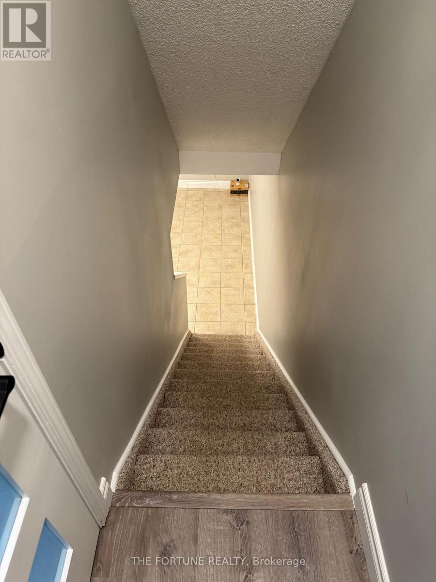 293 GRANDTRUNK AVENUE E - 18