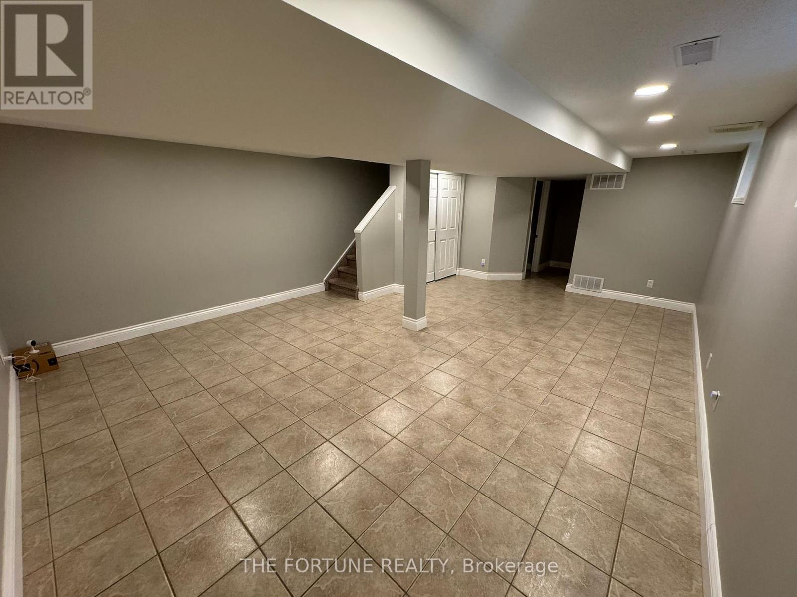 293 GRANDTRUNK AVENUE E - 21