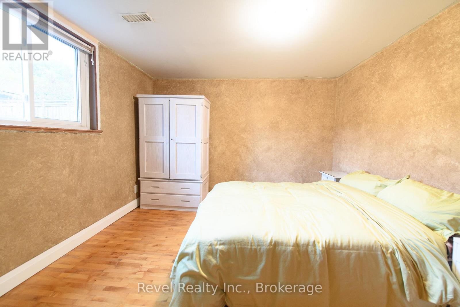 4 TESKEY COURT - 17