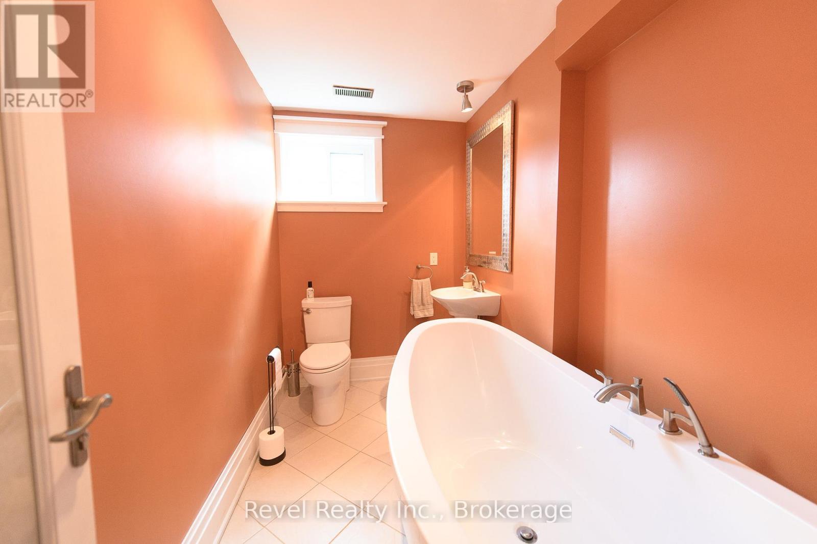 4 TESKEY COURT - 16
