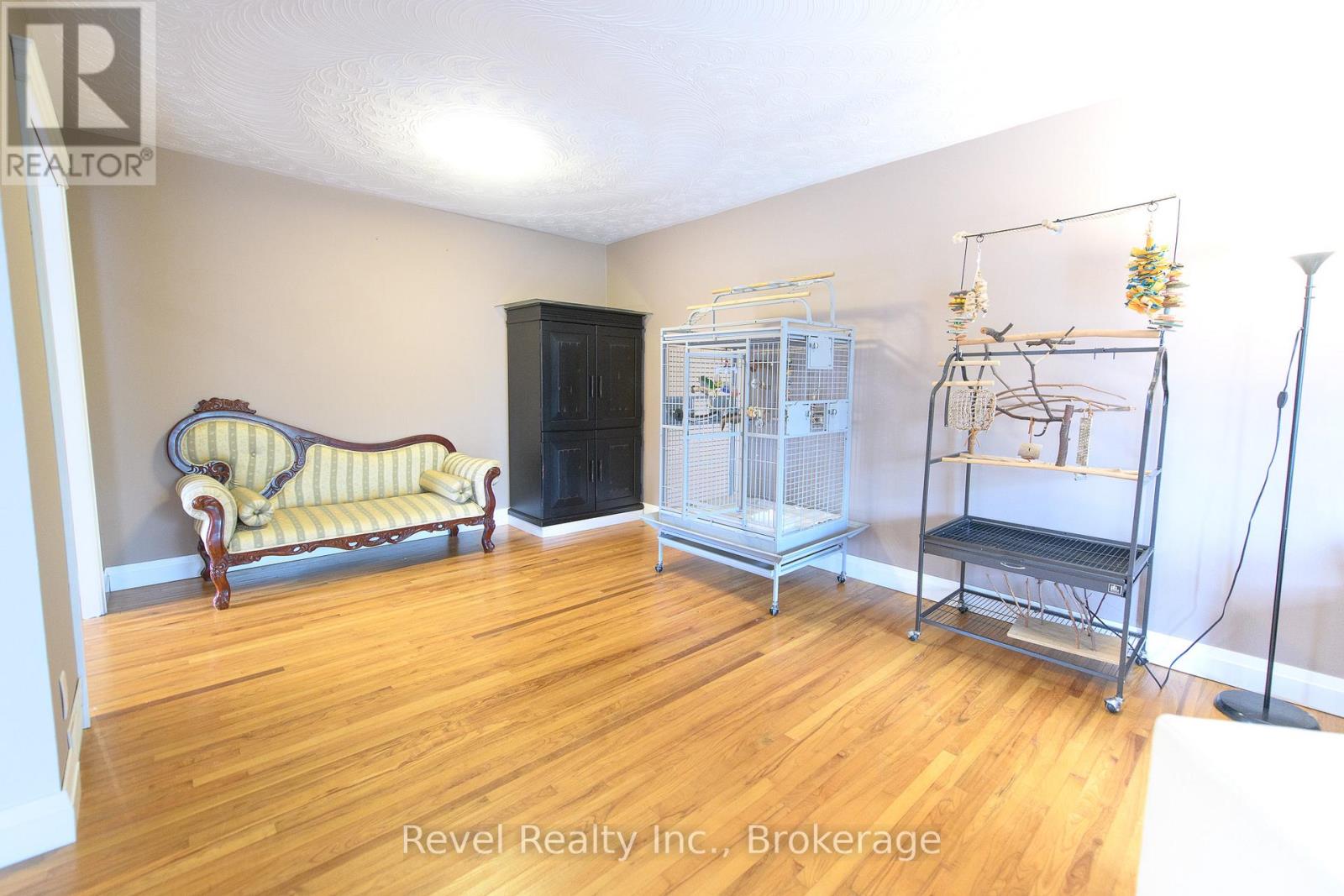 4 TESKEY COURT - 12