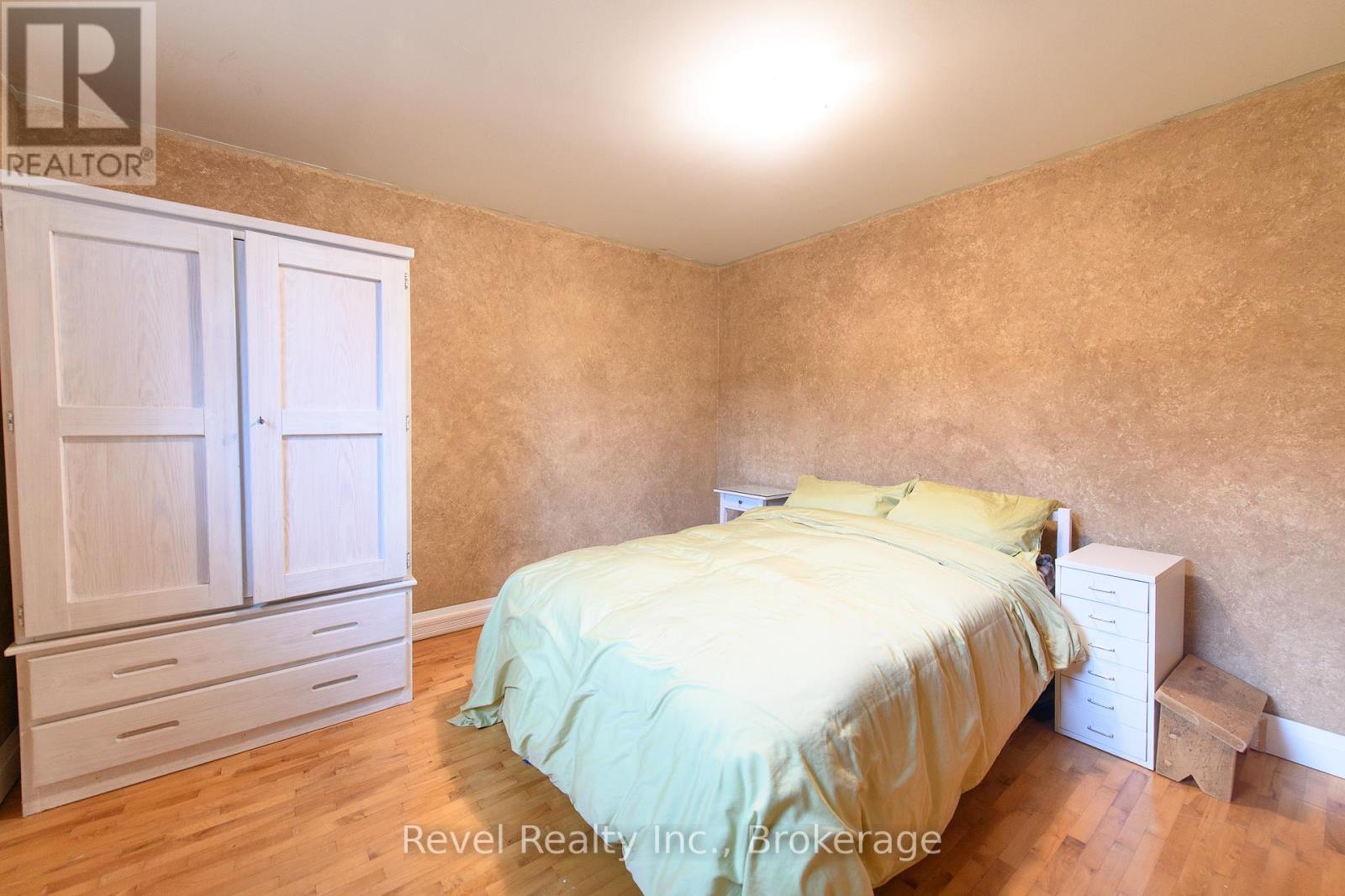 4 TESKEY COURT - 18
