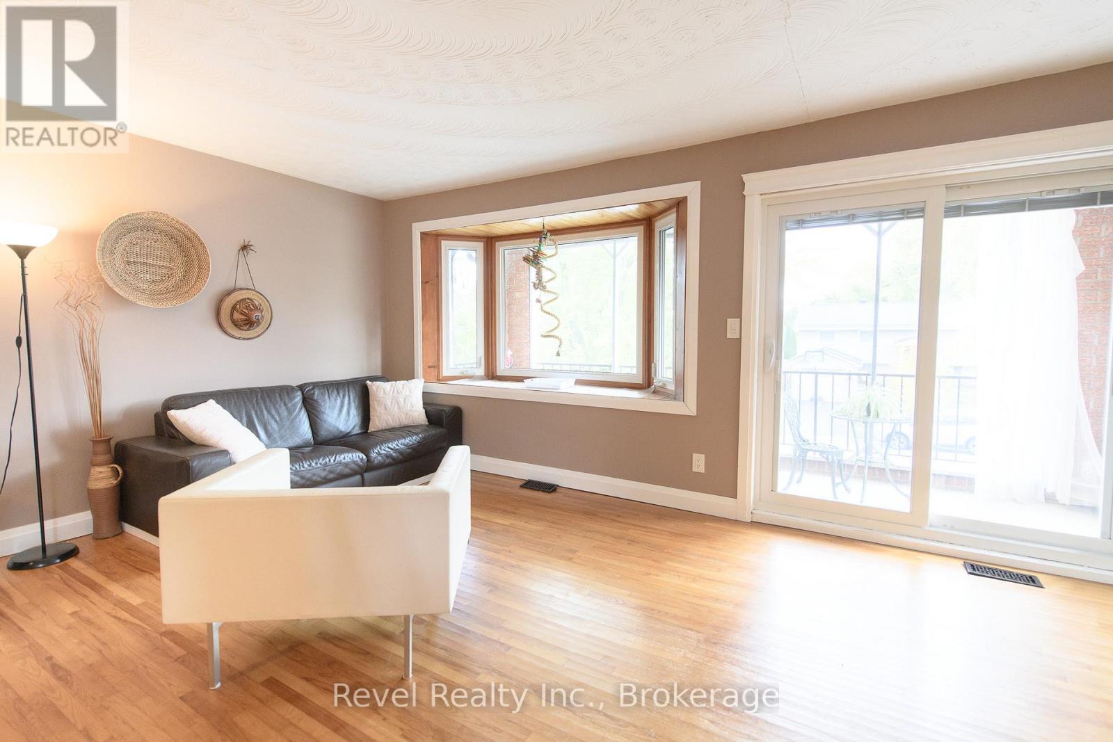 4 TESKEY COURT - 3