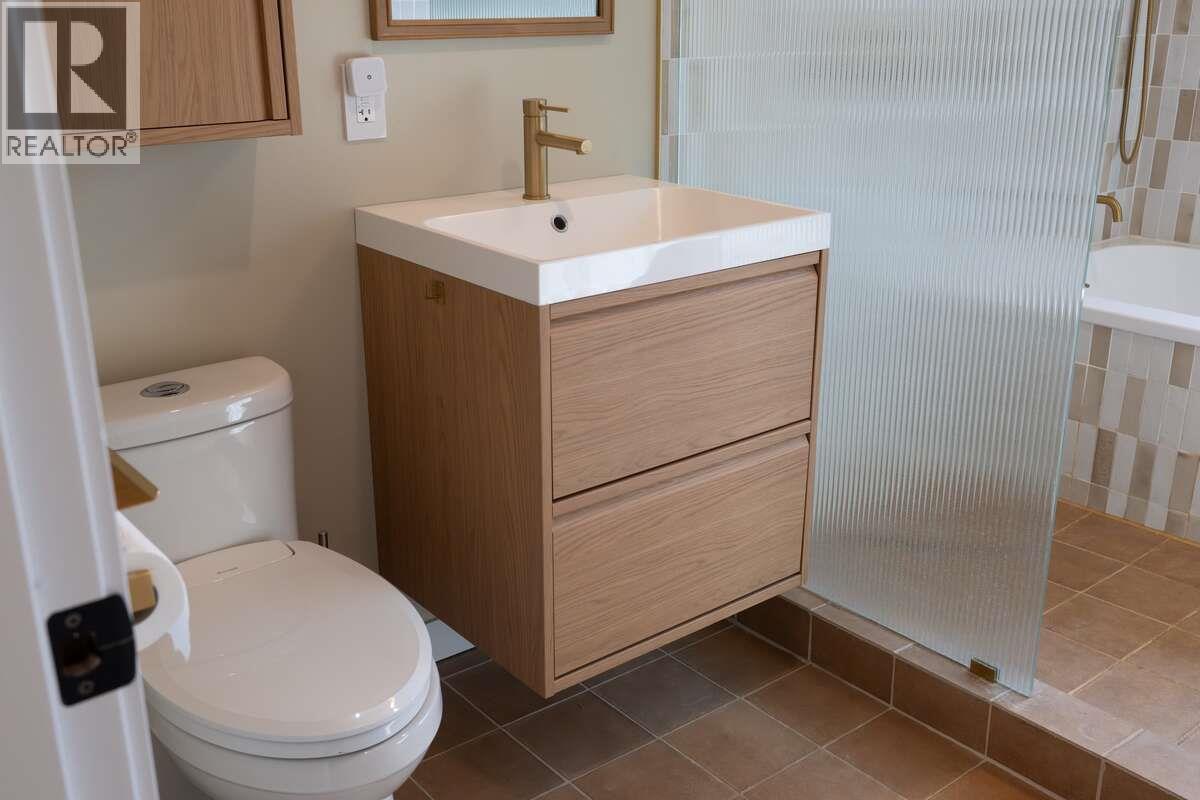 7551 7TH STREET - 16