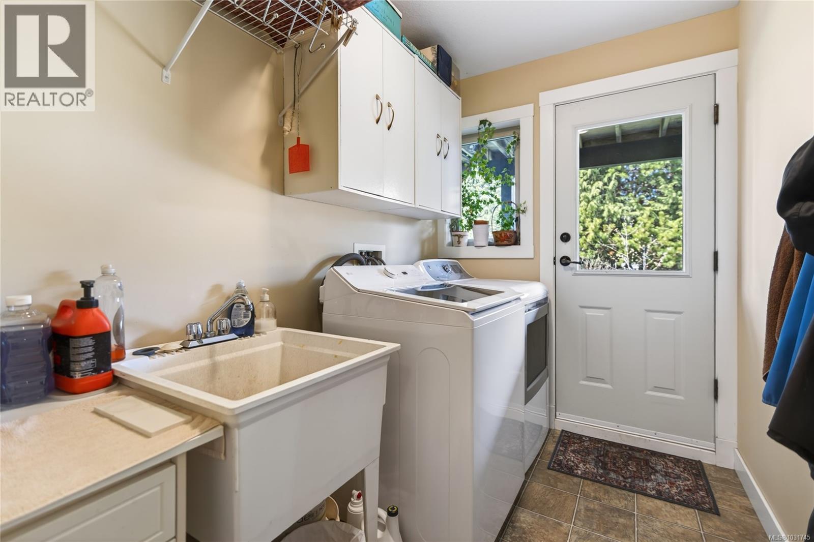 1155 Hornby Pl, Courtenay