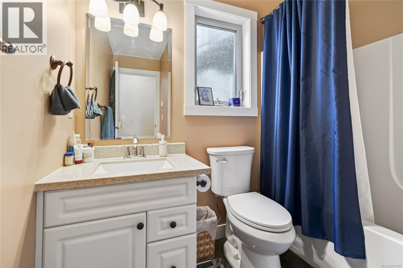 1155 Hornby Pl, Courtenay