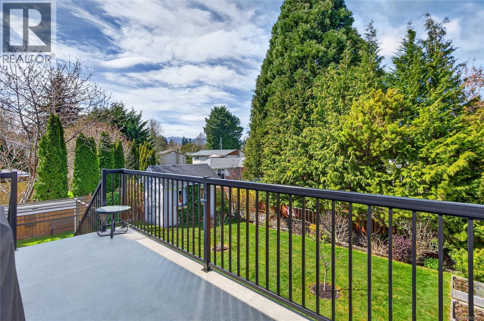 1155 Hornby Pl, Courtenay