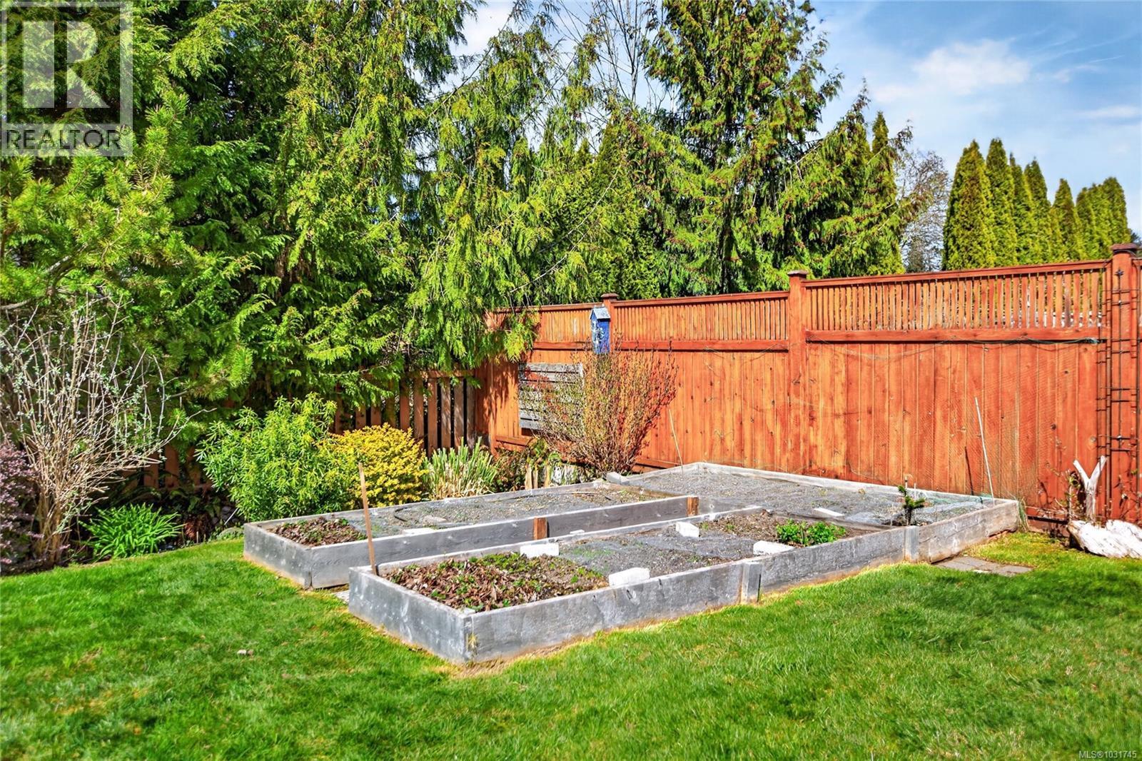 1155 Hornby Pl, Courtenay