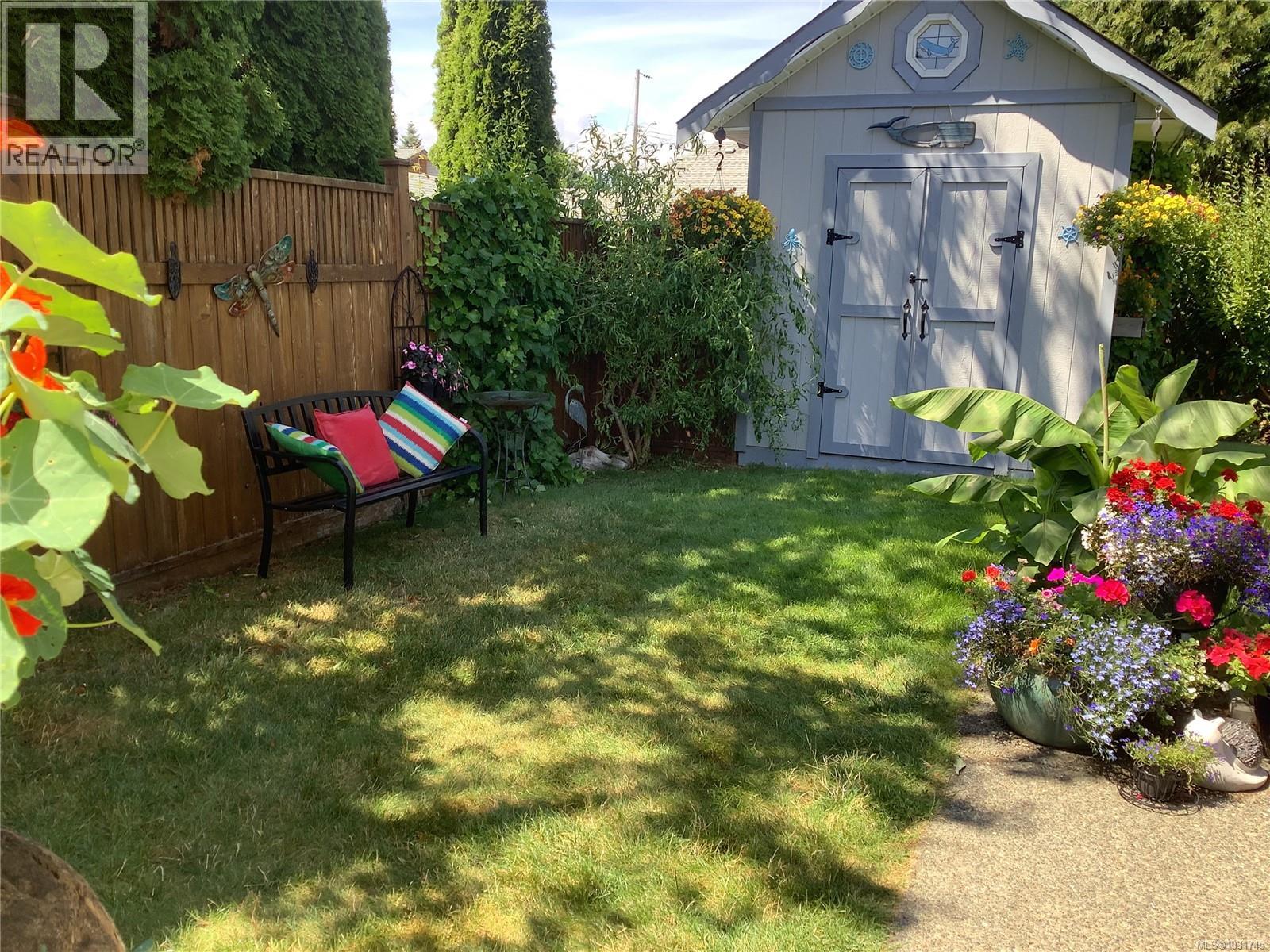 1155 Hornby Pl, Courtenay