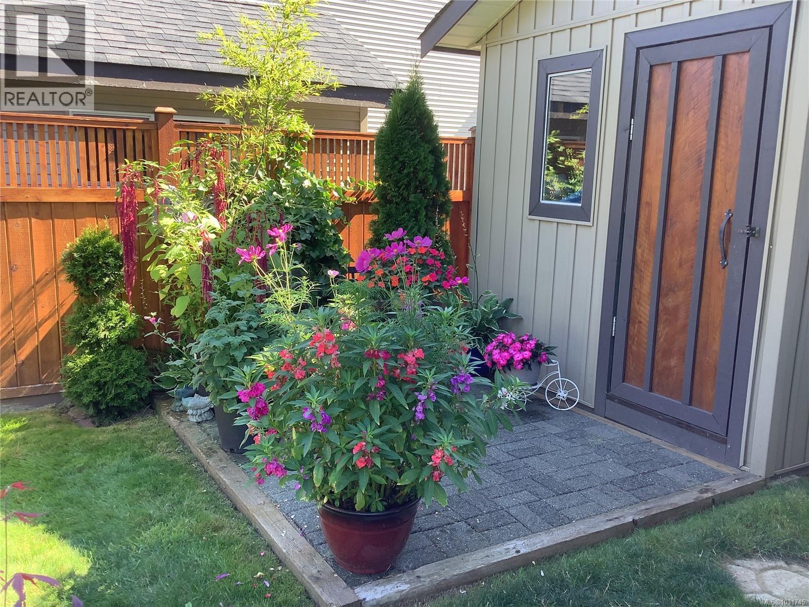 1155 Hornby Pl, Courtenay