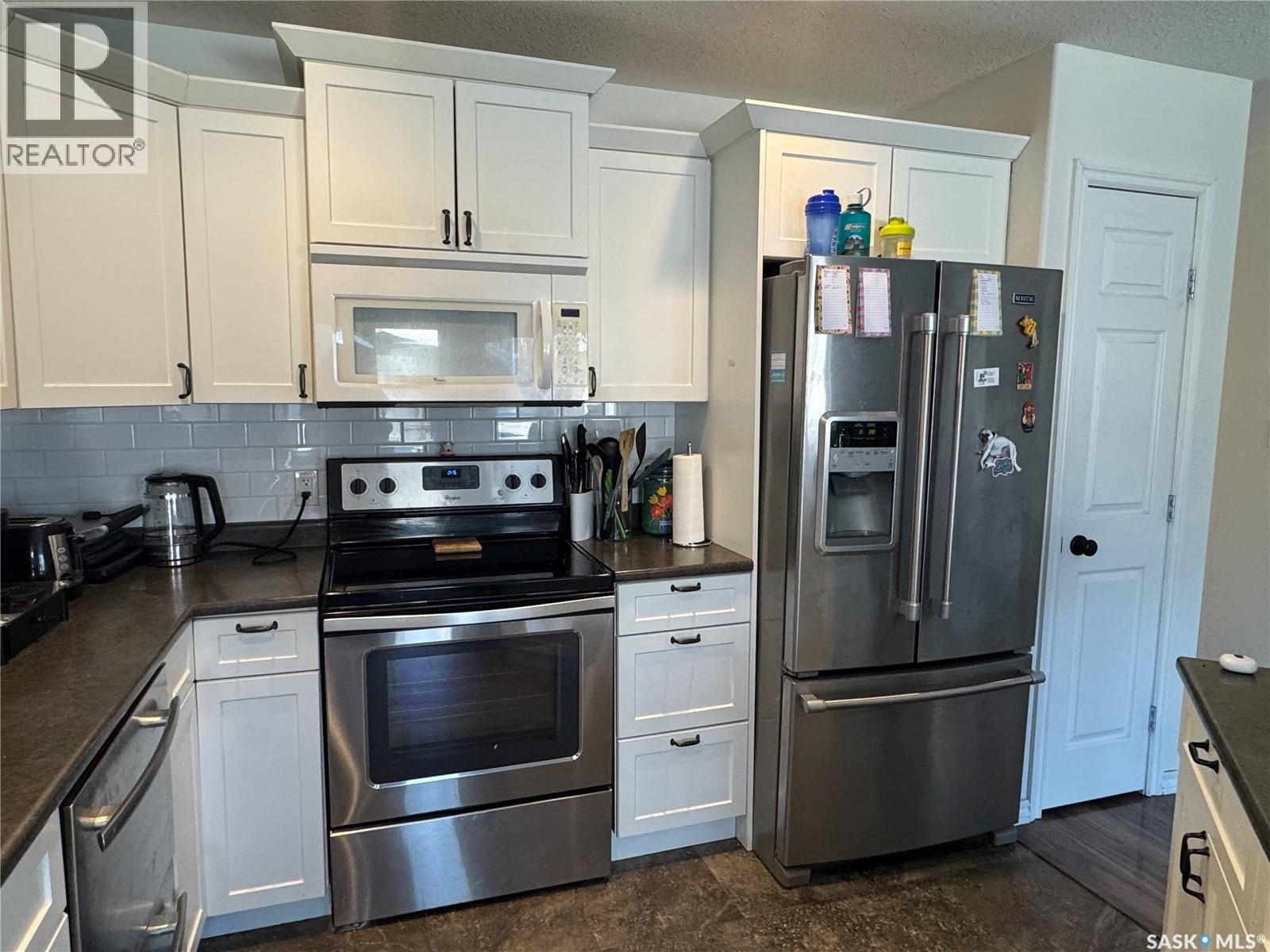 2 356 Studer STREET — photo 3