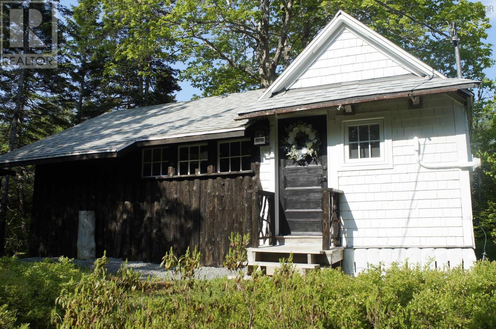 4031 Loch Lomond Road - 1