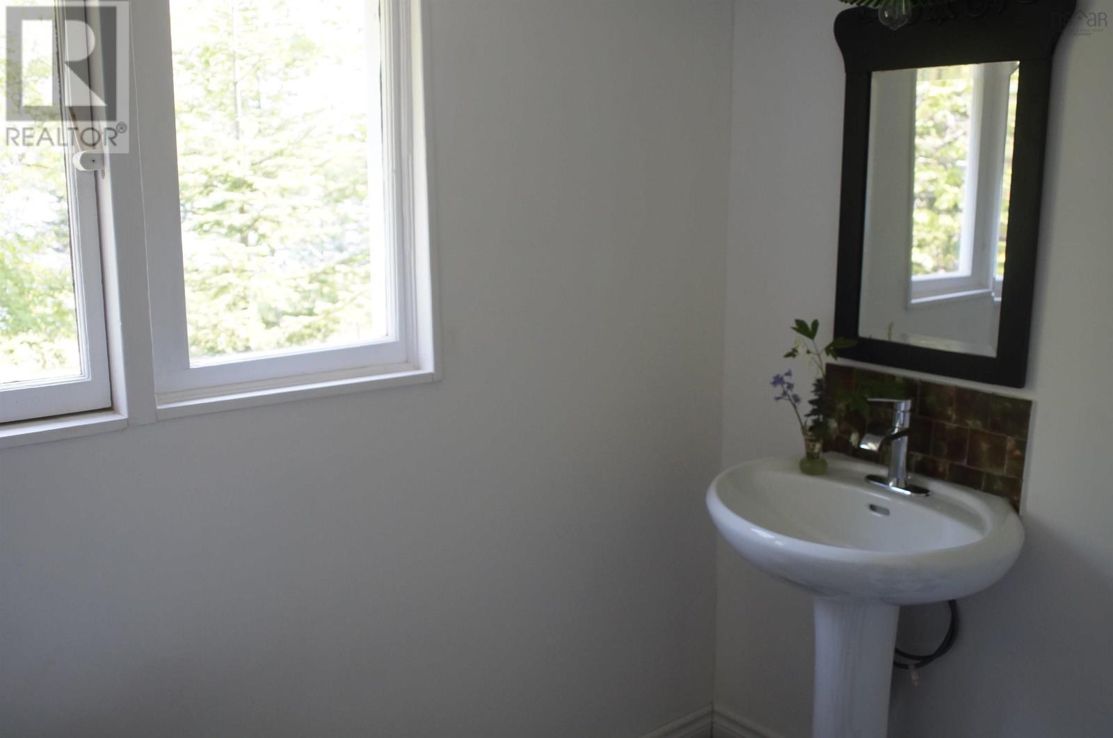 4031 Loch Lomond Road - 13