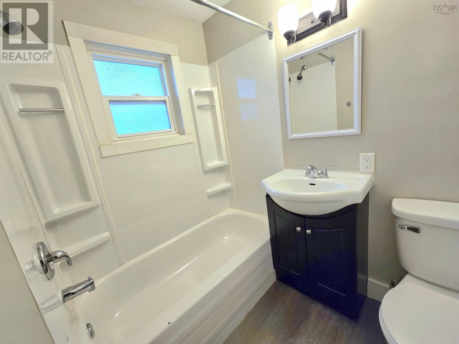 Property 1 of 23 of 211 Forbes Street