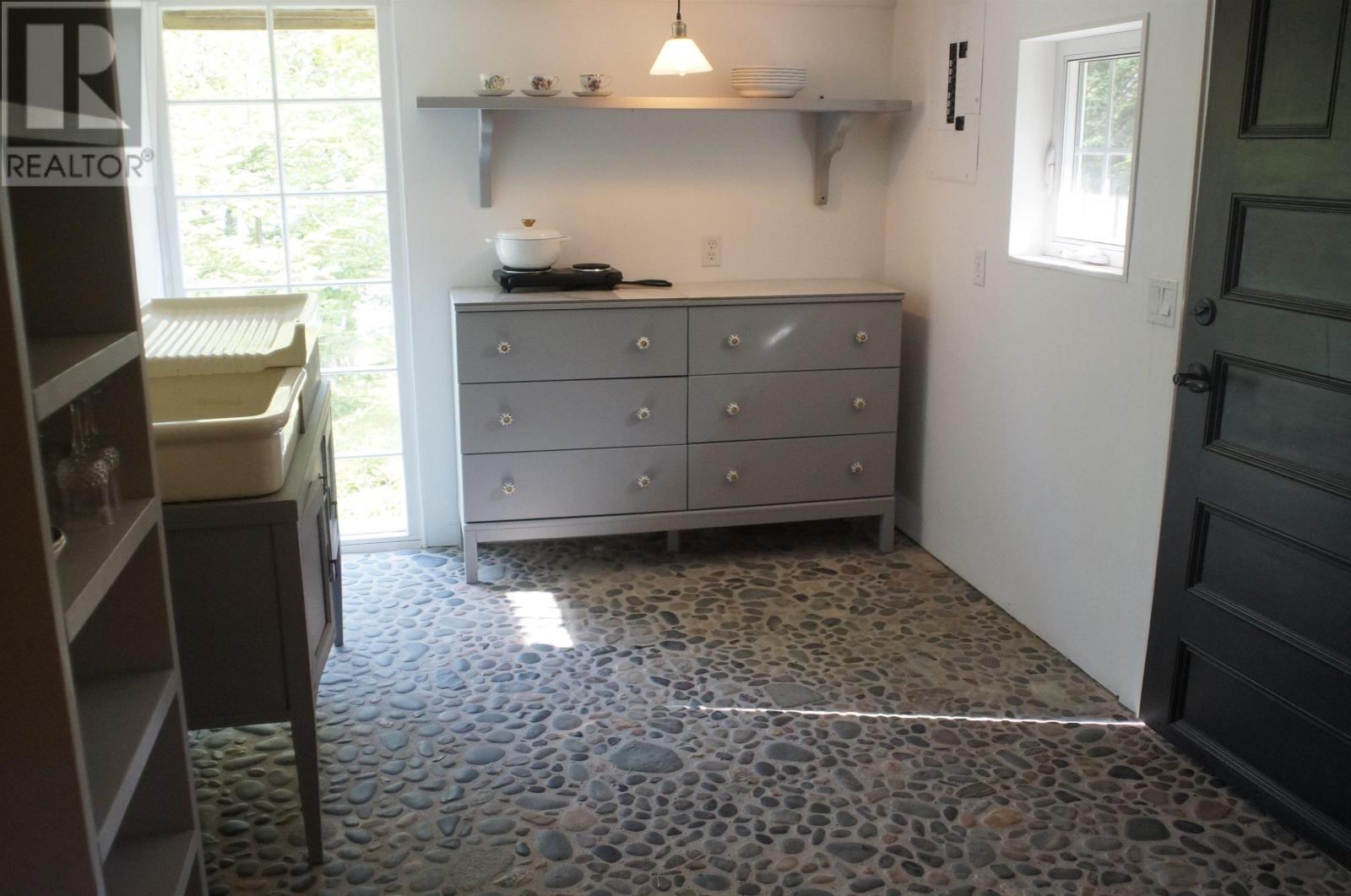4031 Loch Lomond Road - 17