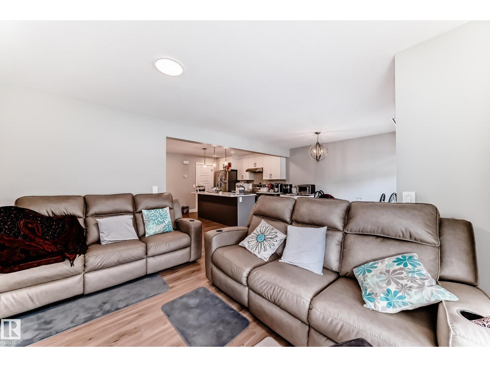 7822 KORULUK LINK LI SW, Edmonton