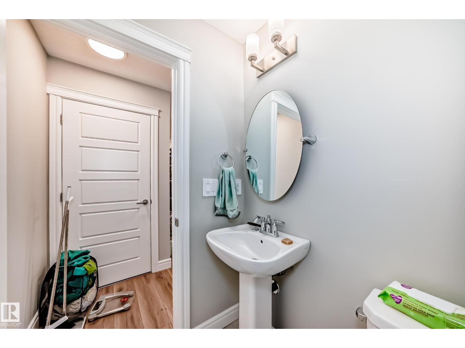 7822 KORULUK LINK LI SW, Edmonton