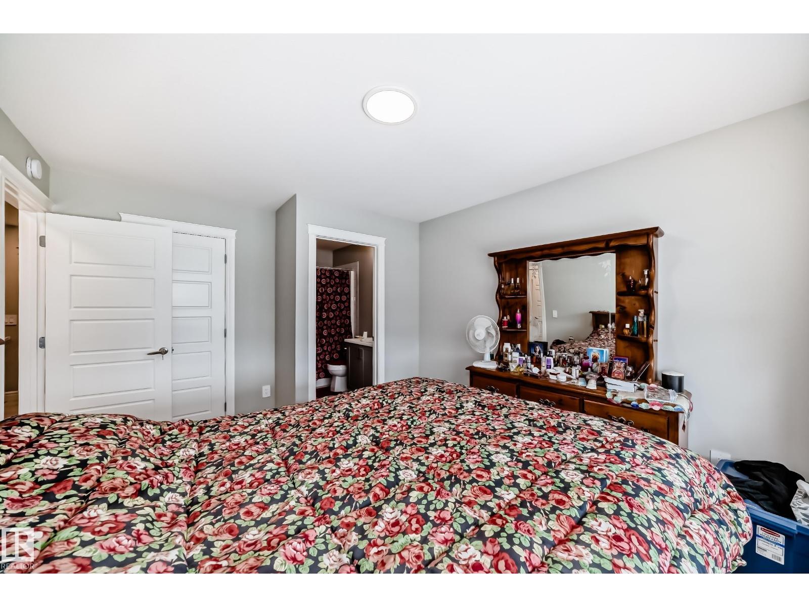 7822 KORULUK LINK LI SW, Edmonton