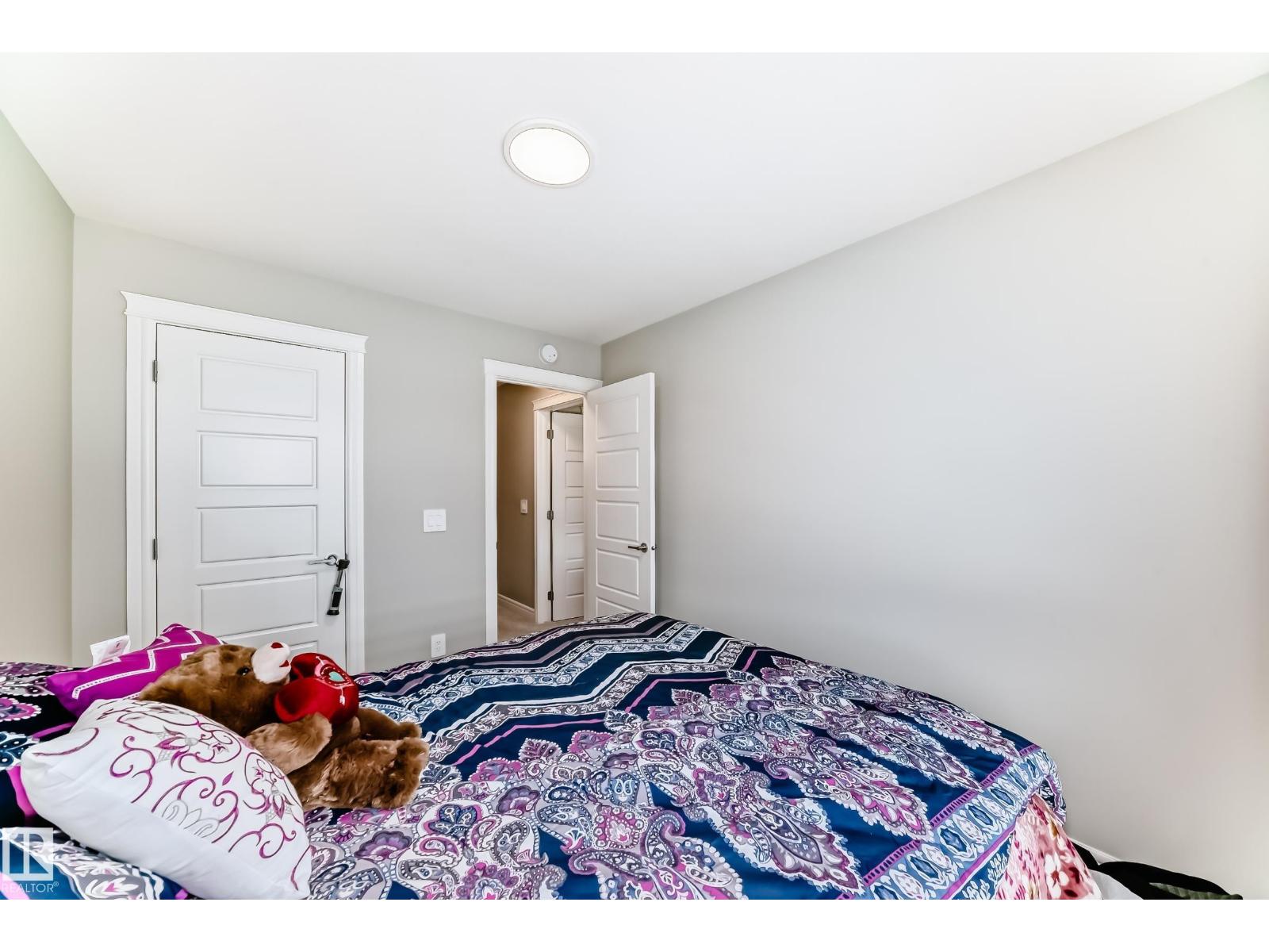 7822 KORULUK LINK LI SW, Edmonton