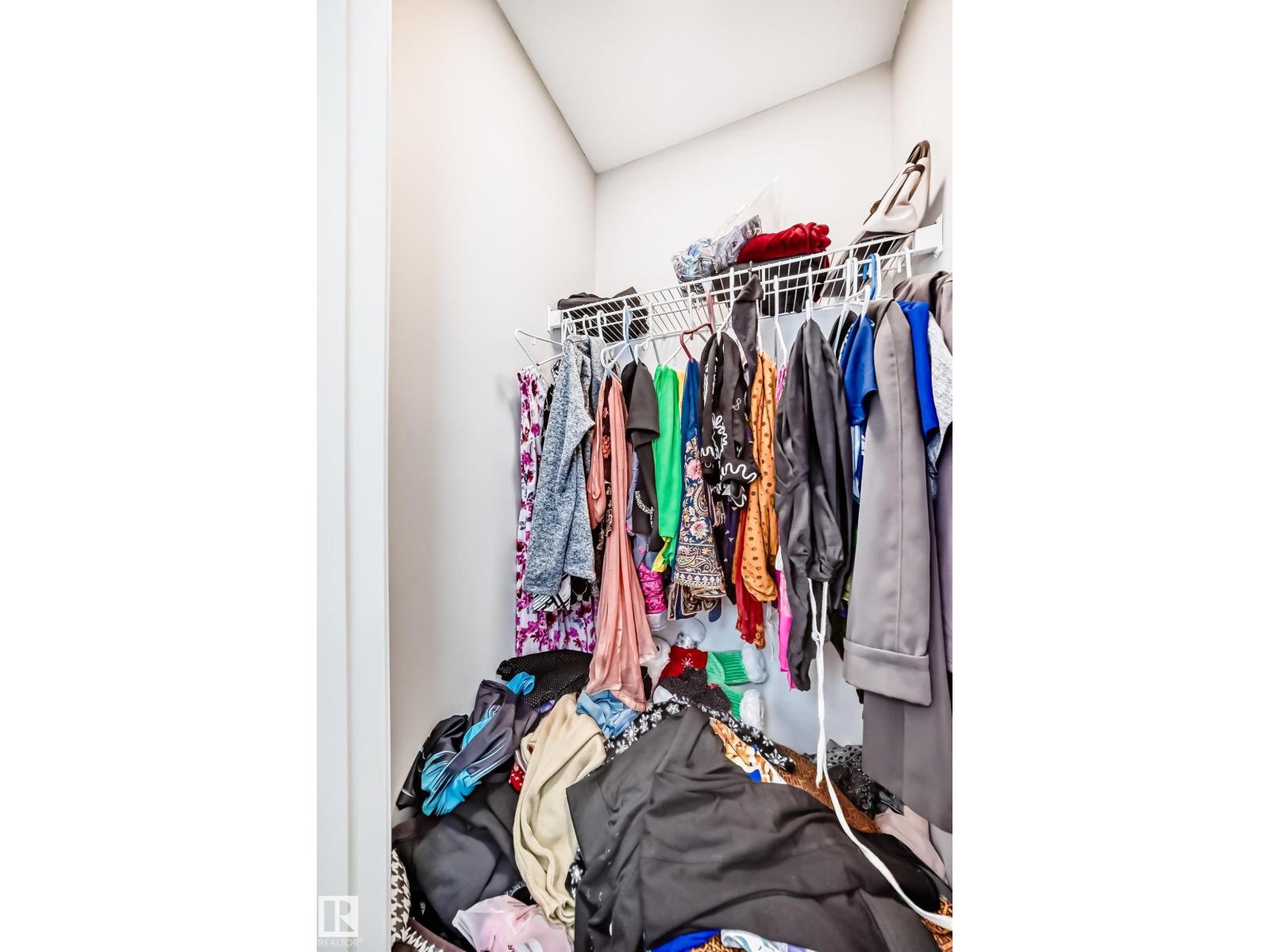 7822 KORULUK LINK LI SW, Edmonton