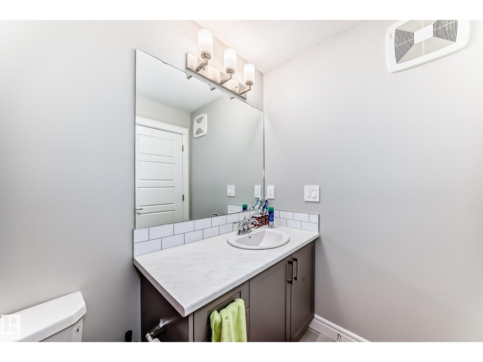 7822 KORULUK LINK LI SW, Edmonton