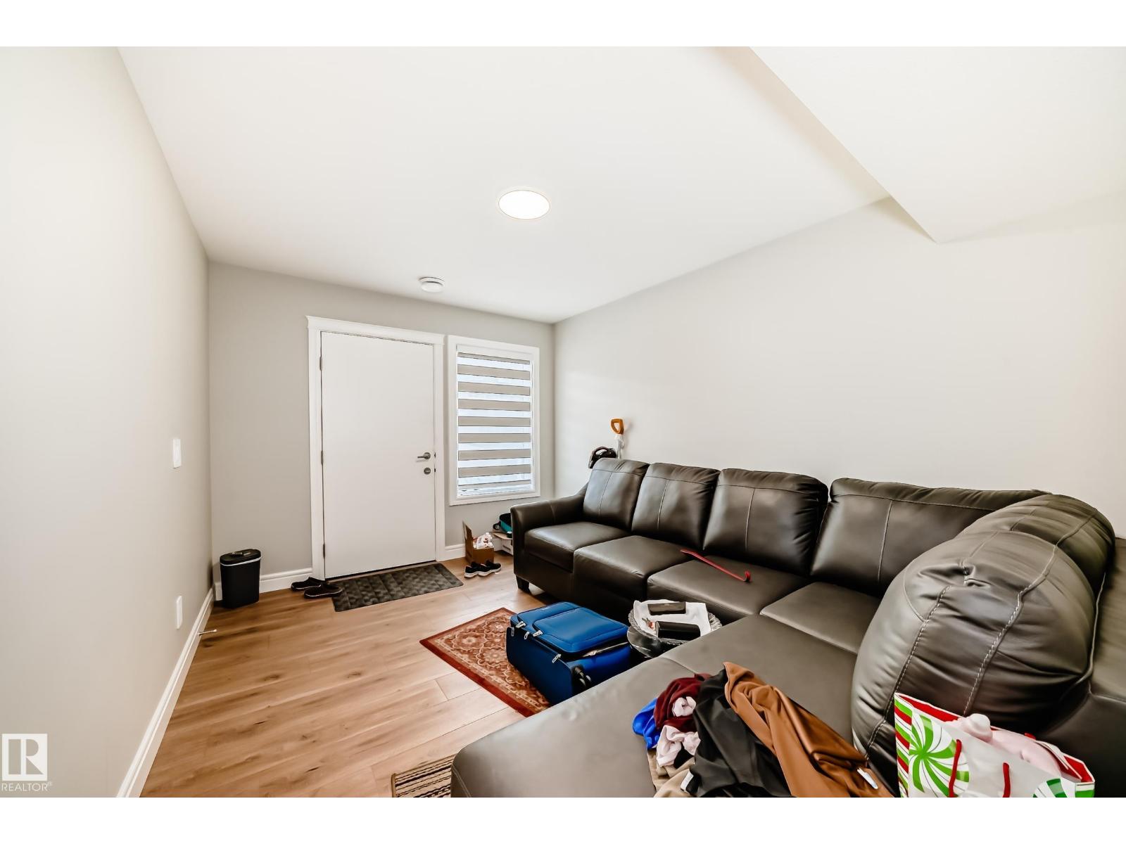 7822 KORULUK LINK LI SW, Edmonton