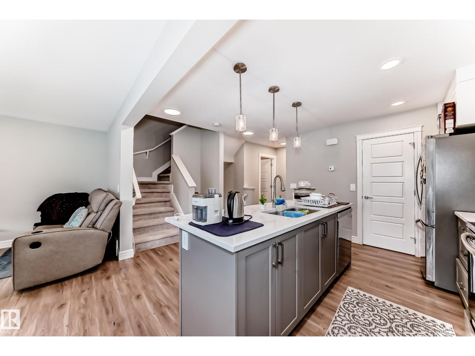 7822 KORULUK LINK LI SW, Edmonton