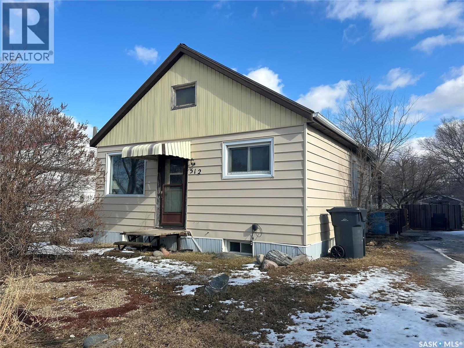 512 RAILWAY AVENUE - 1