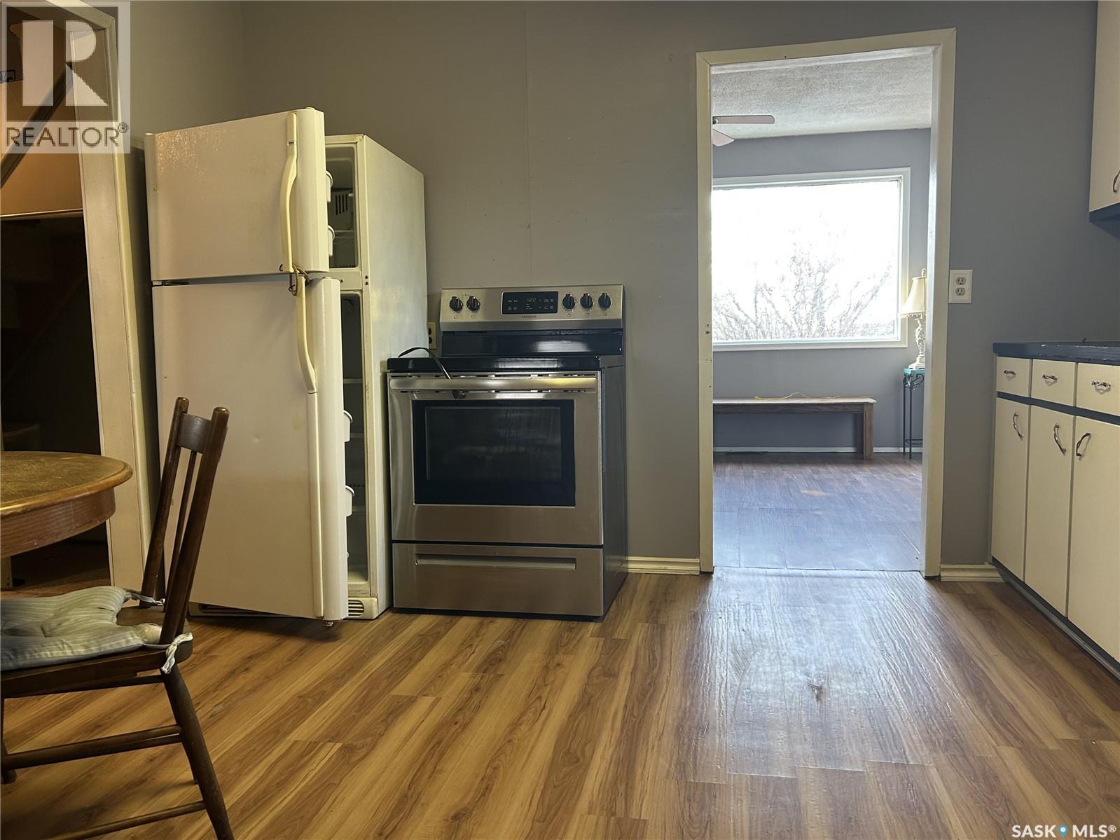 512 RAILWAY AVENUE - 4