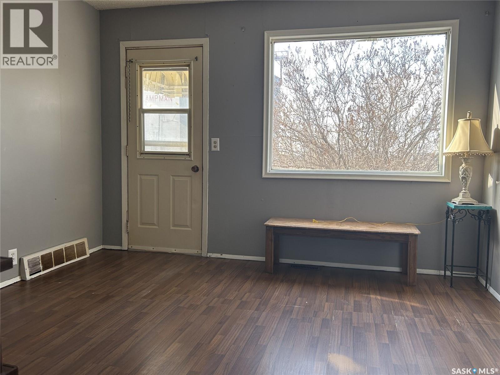 512 RAILWAY AVENUE - 6