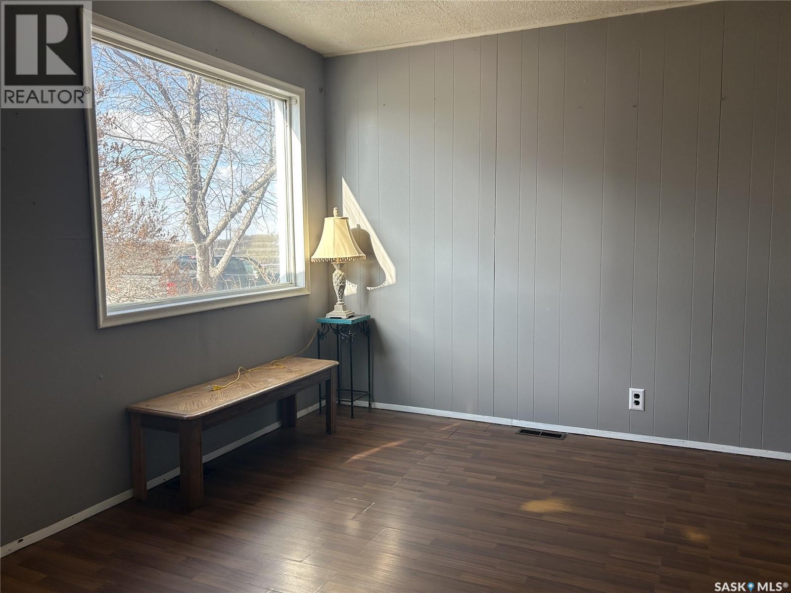 512 RAILWAY AVENUE - 7