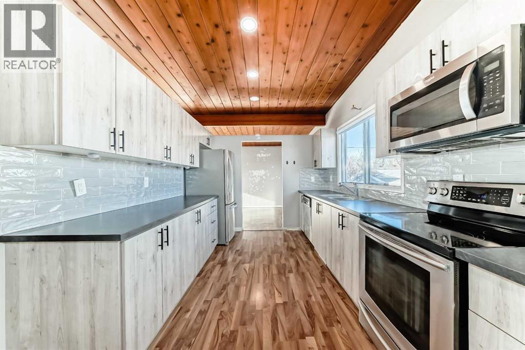 
          724 Millar Road Northeast
            <br/>
            <span>Calgary</span>
            , 
            <span>AB</span>
             <span>T2E5Z7</span>
         - Photo 29