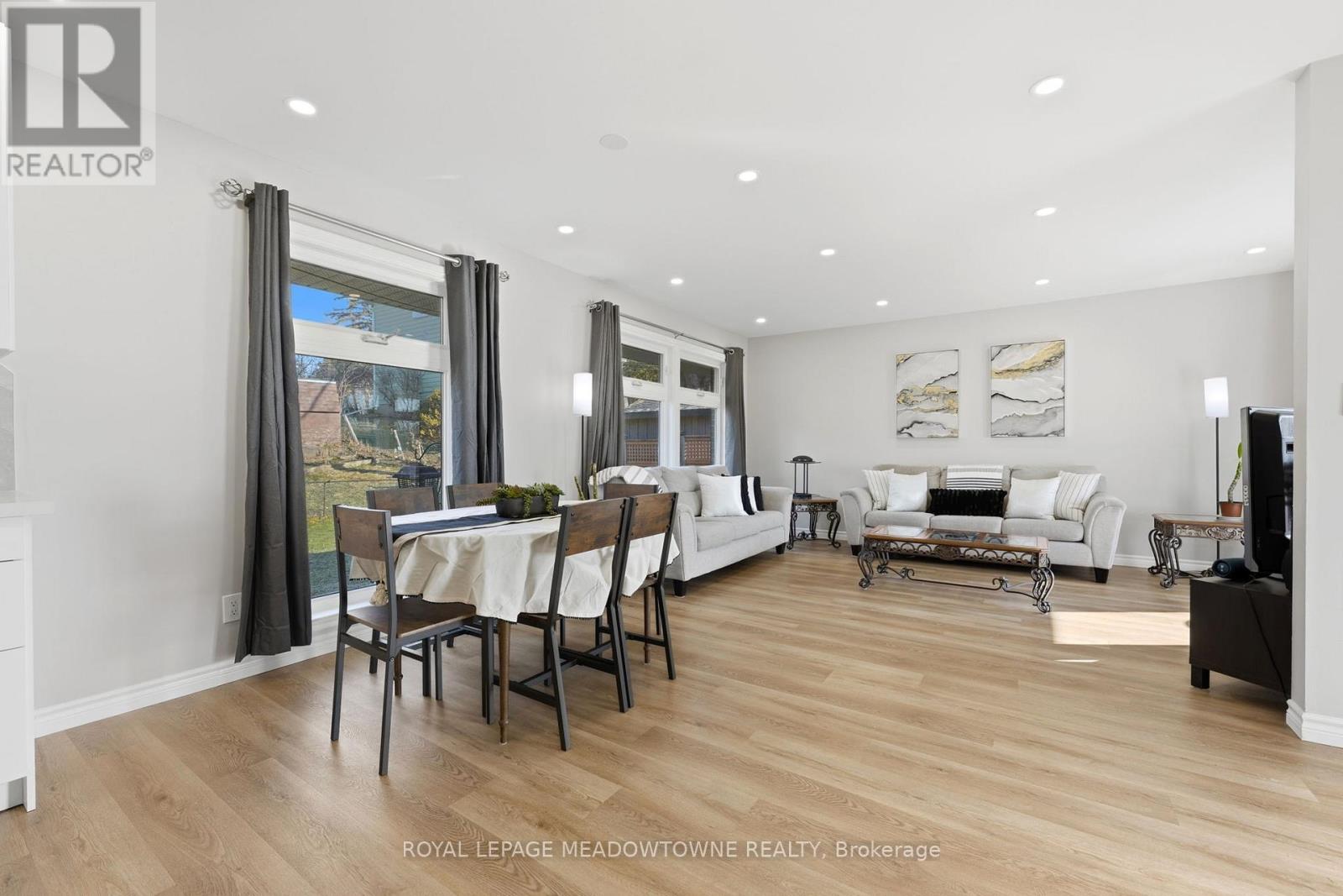 73 ELIZABETH DRIVE - 10