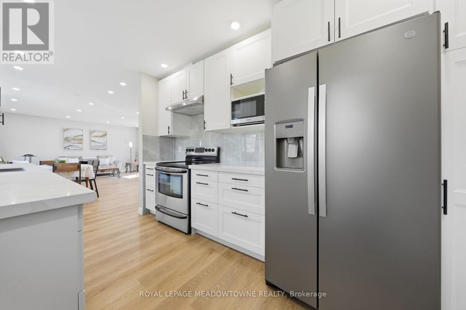 73 ELIZABETH DRIVE - 14