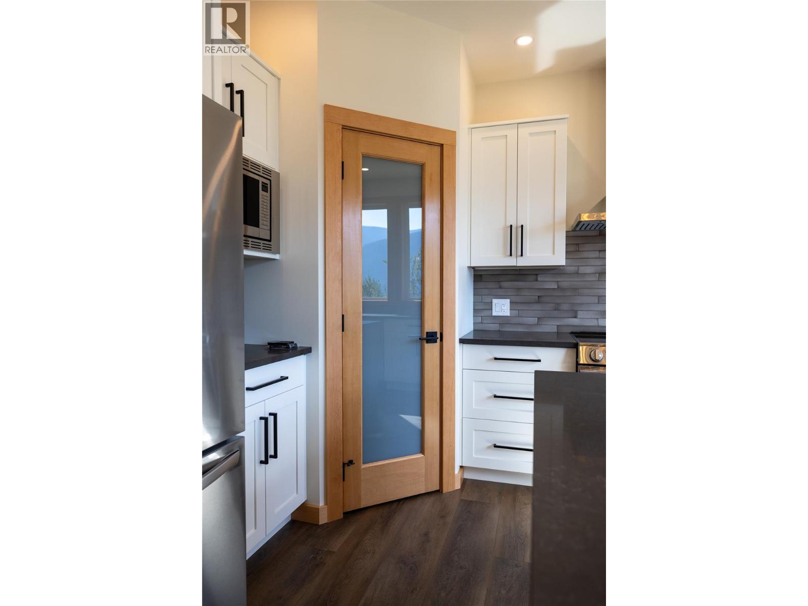 145 Lakeview Drive - 23
