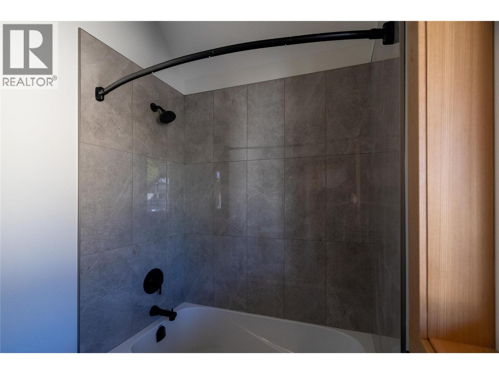 145 Lakeview Drive - 16